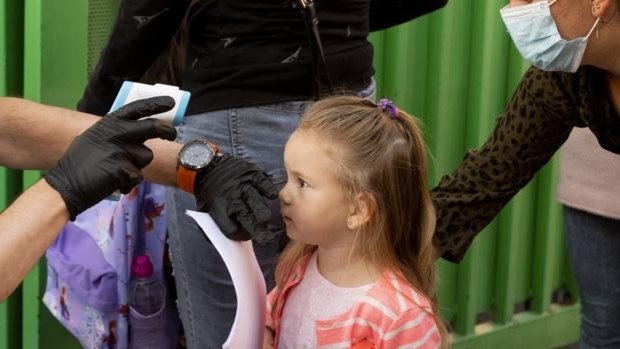 Evalúan modificar las vacaciones de invierno por la segunda ola de Covid-19