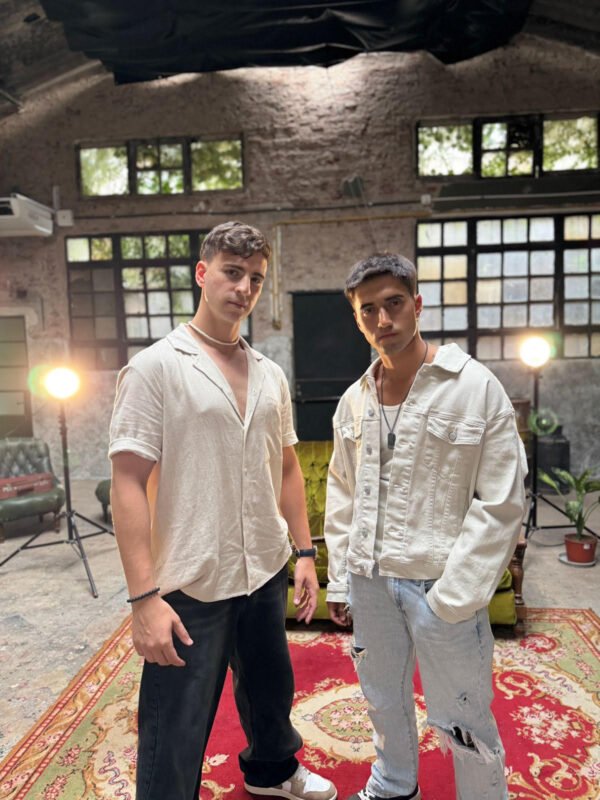 ROMAH presenta por primera vez sus propias canciones en vivo.