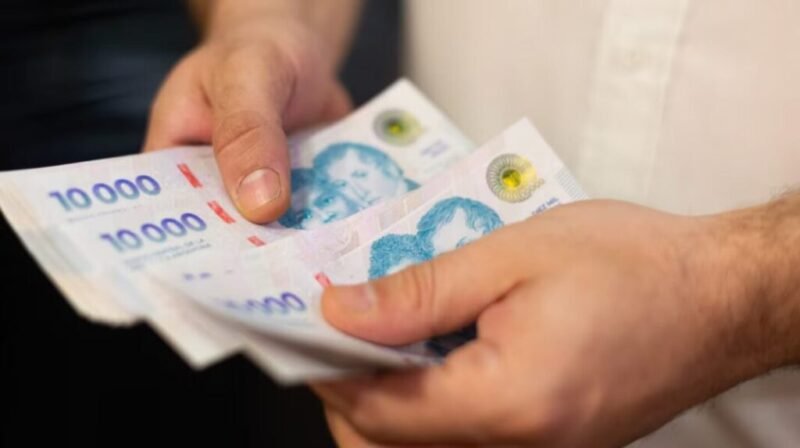 En medio de protestas, el Consejo del Salario debate el aumento del haber mínimo