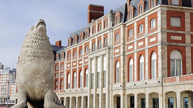 Hoteleros y gastronómicos se preparan para un fin de semana extra largo con buenas expectativas