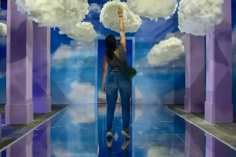 El Astillero Contessi albergará la experiencia inmersiva “Puertas a mundos”