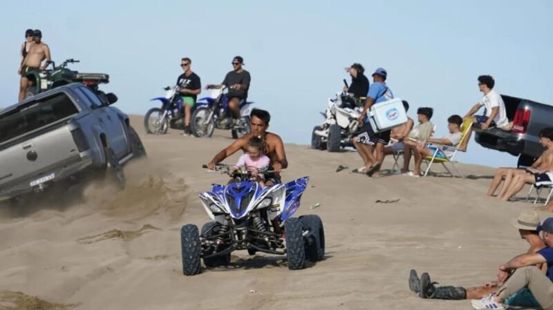 “Es muy boludo”: diputado libertario apuntó contra el juez que prohibió los vehículos en playas de Pinamar