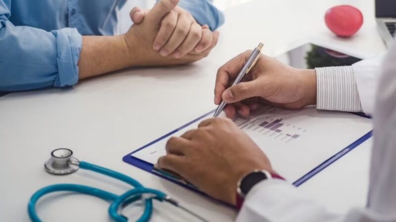 Prepagas aumentan en abril: cuánto suben y qué empresas aplican los ajustes