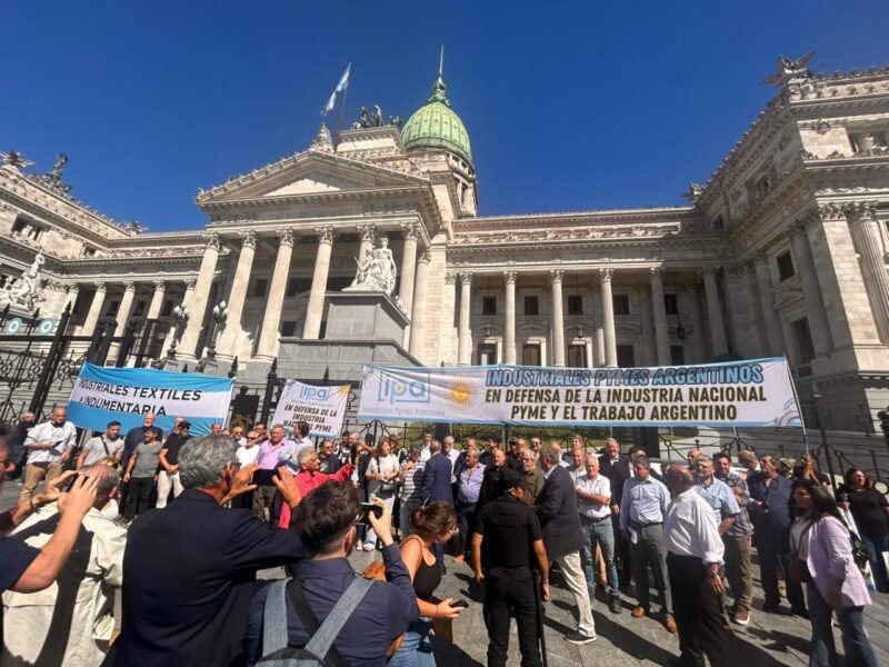 La industria PyME advierte al Congreso: “Miles de empresas podrían cerrar en los próximos meses”