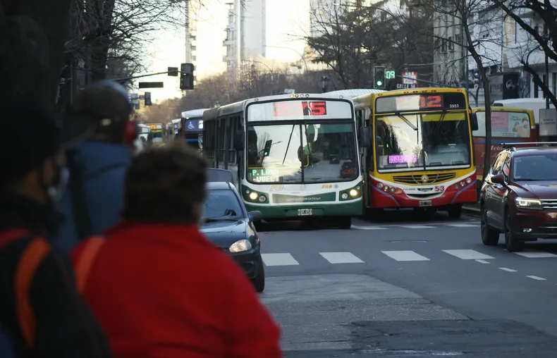 No hay micros y podría aumentar el boleto
