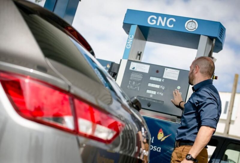 Restringen el expendio de GNC en estaciones de servicio con contratos interrumpibles