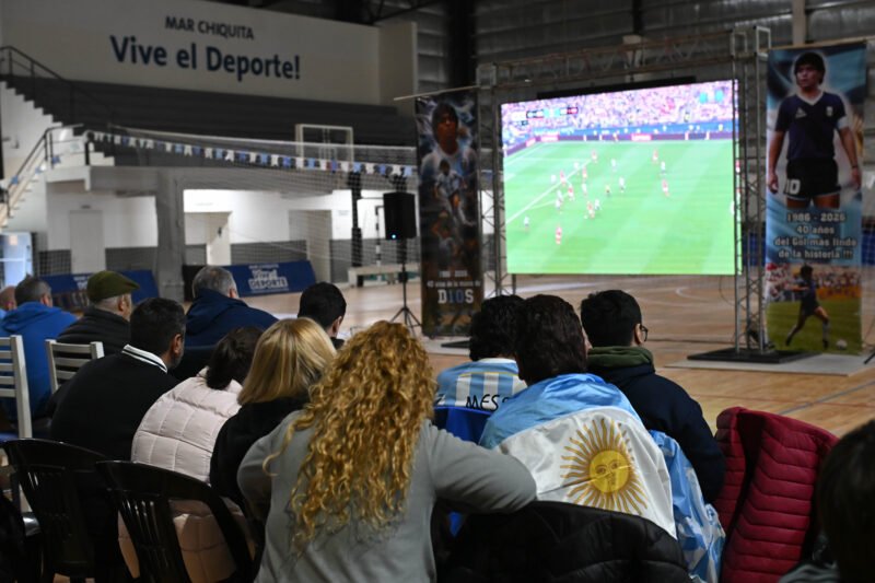 Cientos de vecinos vivieron la clasificación de Argentina en los espacios municipales de Mar Chiquita