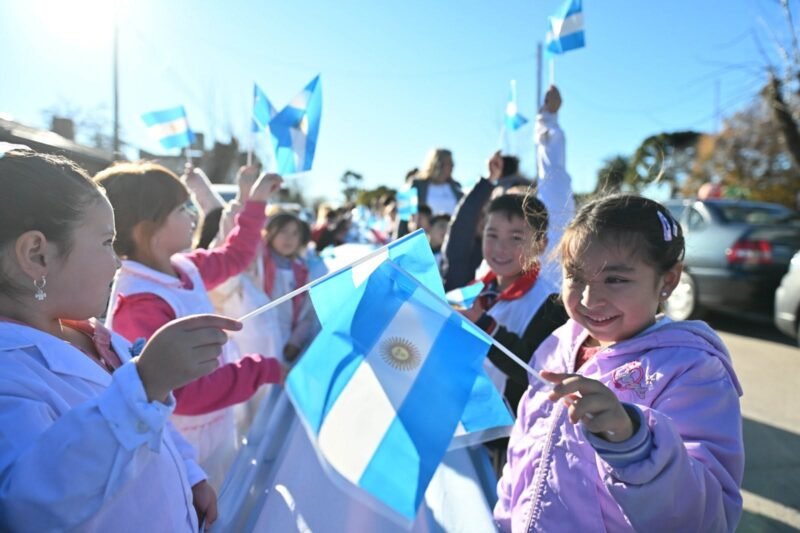 Vivoratá se prepara para celebrar el Día de la Bandera