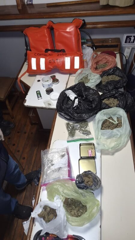 Mar del Plata: Prefectura requisó un buque pesquero y encontró drogas y alcohol