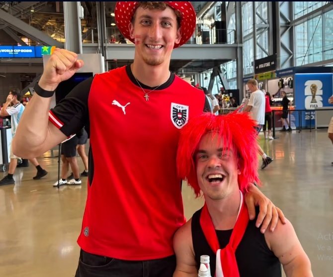 Un hincha austríaco se volvió viral tras compartir un fernet con argentinos: “Los amo, son increíbles”