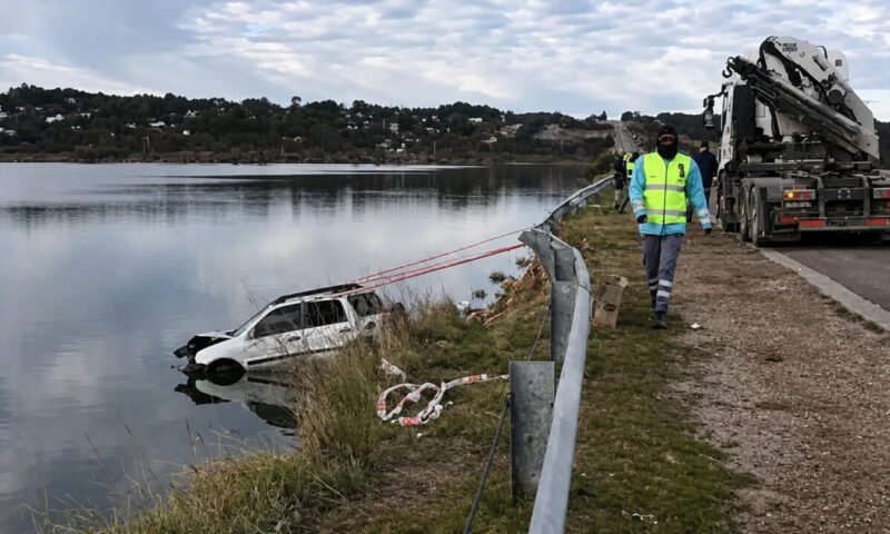 Tragedia en La Pampa: cuatro hermanas murieron tras caer con su camioneta a una laguna