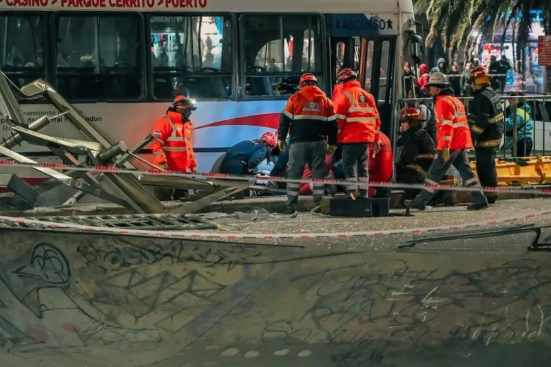 Tragedia en la Rambla: murió una joven de 18 años tras ser atropellada por un colectivo