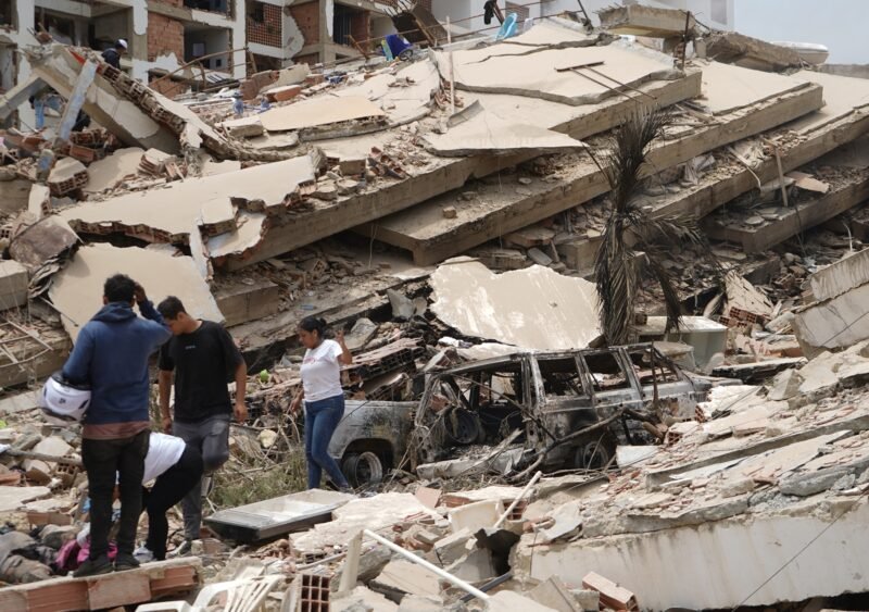 La Guaira enfrenta horas críticas tras los terremotos: vecinos denuncian falta de asistencia