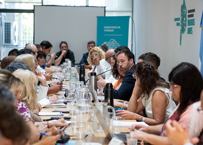 Se reactiva la paritaria bonaerense: el Gobierno provincial convoca a estatales y docentes