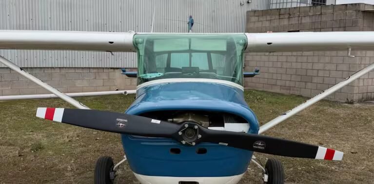 El jefe del instructor que murió tras arrojarse de un avión en Córdoba rompió el silencio: “Era un amigo, no encontramos una explicación”