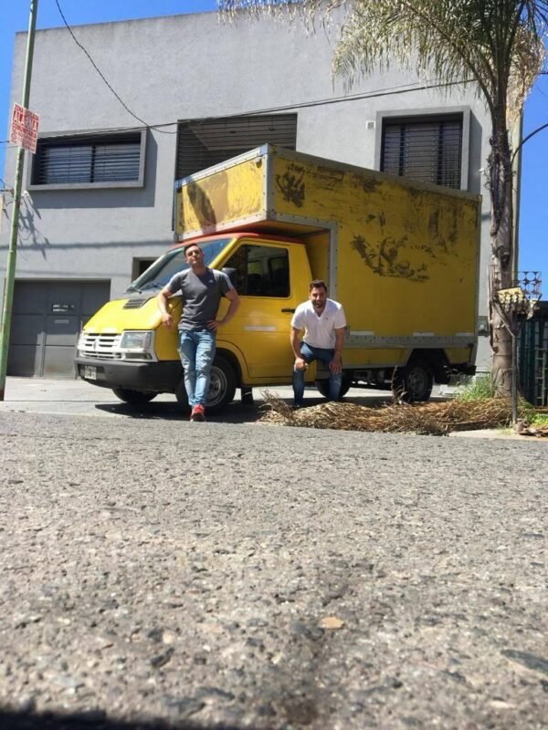 De vender hamburguesas por redes sociales a construir una marca que no para de crecer: la historia de Nahuel Gianni