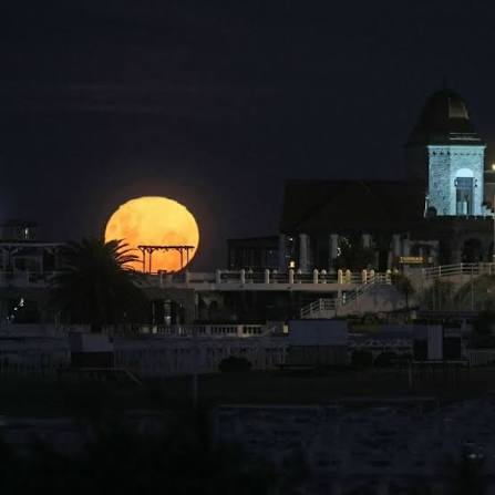 Dos superlunas iluminarán el cielo de Mar del Plata: dónde observarlas desde la costa